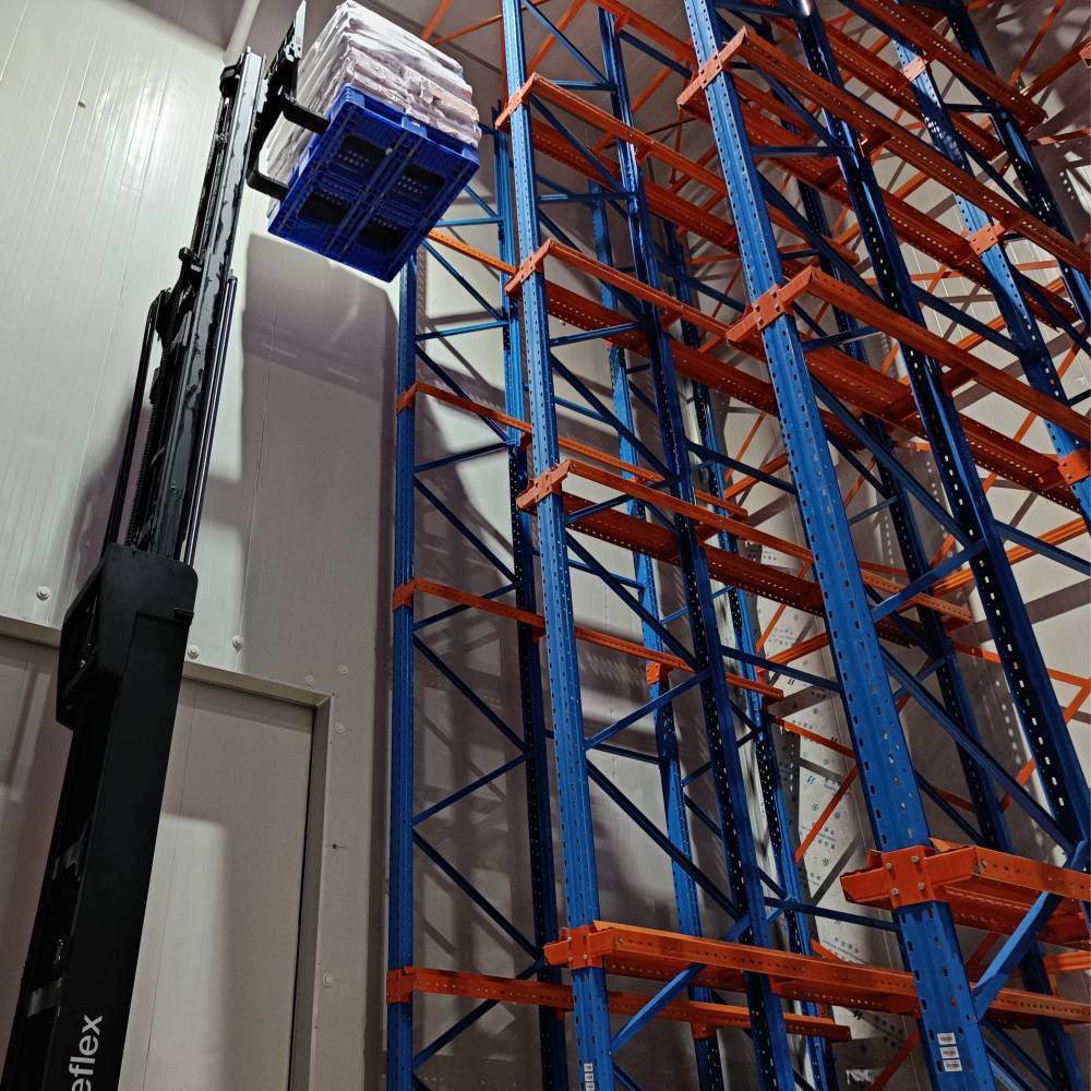 Maximizing Warehouse Efficiency with Drive-in Pallet Racking System: A High-Density Storage Solution Tailored for Your Palletized Products and Forklifts
